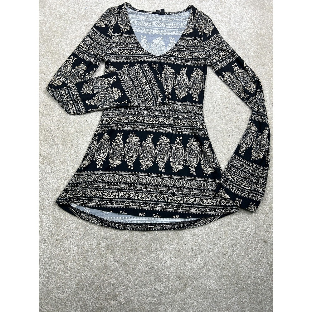 Ultra Flirt Shirt Womens Small Black Paisley V Neck Long Sleeve Tunic Top Knit